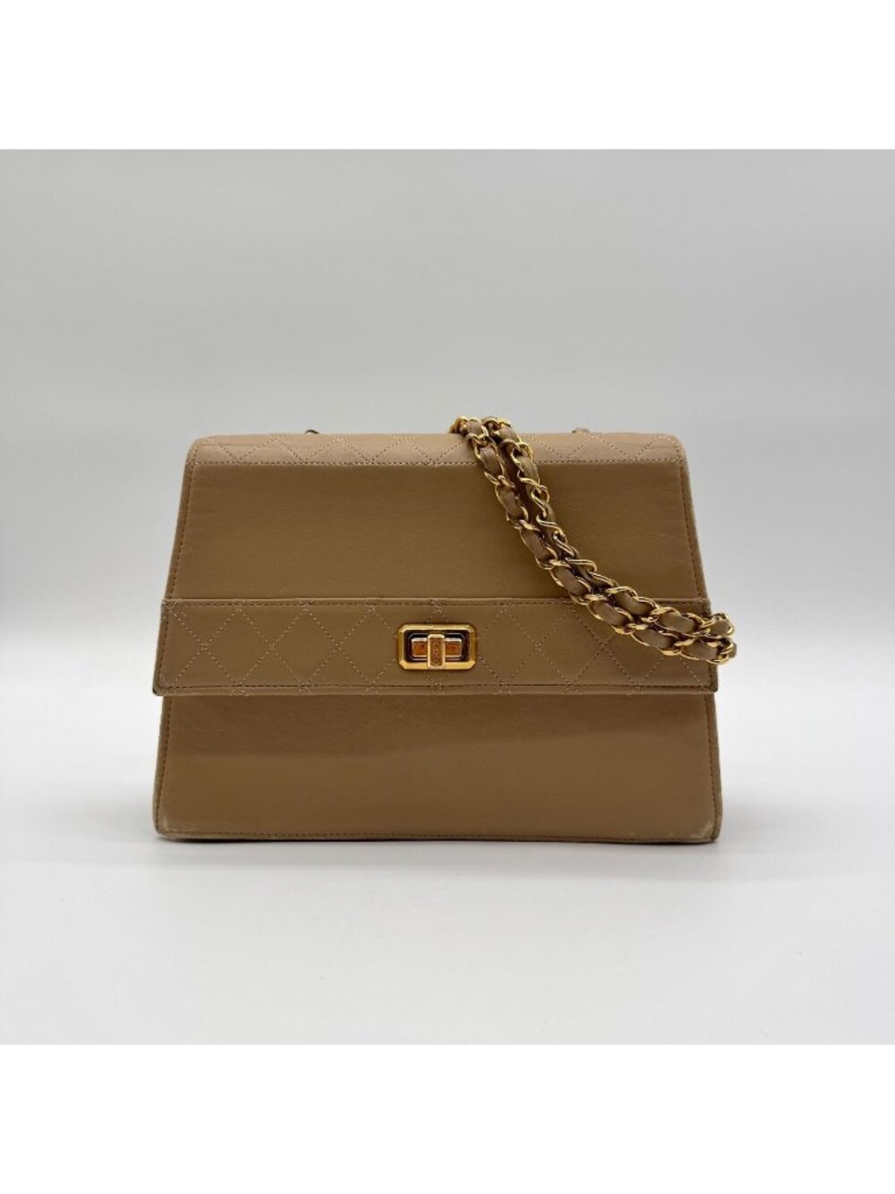 Chanel Shoulder Bag Quilted Turnlock Gold Leather Beige
